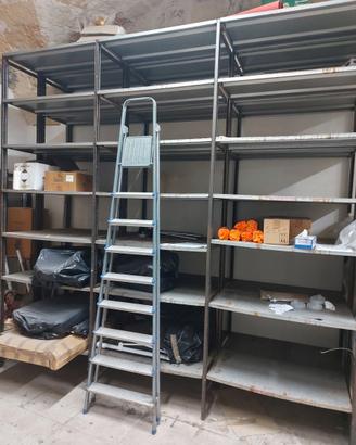 Scaffalatura per deposito