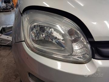 Proiettore destro FIAT PANDA del 2012