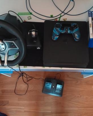 PS4 con volante e giochi 
