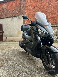 Yamaha xmax 400