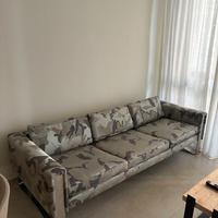 Divano di design moderno con rivestimento mimetico