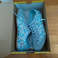 Scarpe basse con ricami floreali