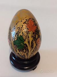 uova in legno laccate