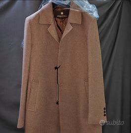 Lotto 54 capi 6 cappotti-7 abiti estivi-41 giacche