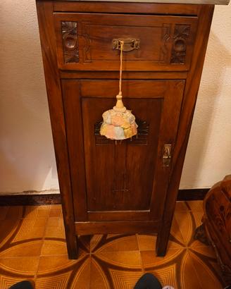 comodino con piano in marmo arte povera darda