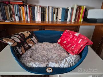 cuccia per cane con cuscino e copertine