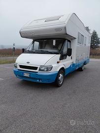 Camper con ampio garage