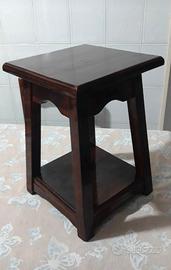 Sgabello in legno