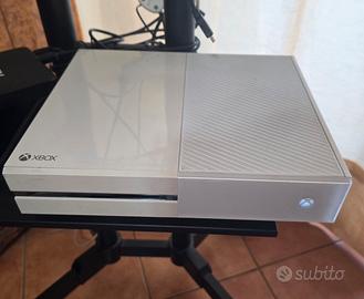 XBOX ONE,  500 gb.