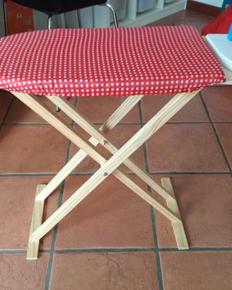Gioco asse da stiro con ferro da stiro in legno