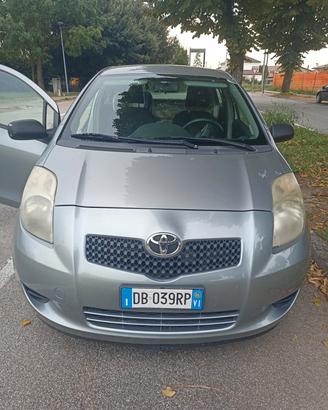  Toyota yaris 2006