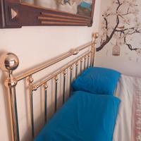 Letto on ottone