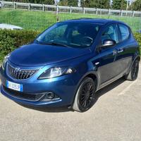 Lancia Ypsilon 1.0 70Cv FireFly 5 porte Hybrid Sil