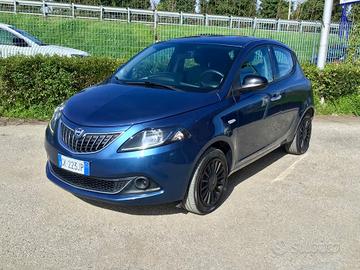 Lancia Ypsilon 1.0 70Cv FireFly 5 porte Hybrid Sil