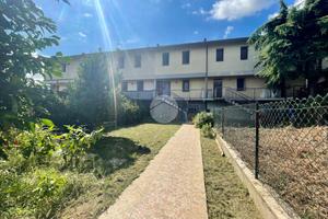 VILLA A SCHIERA A VILLACHIARA