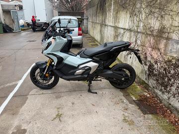 Honda xadv 750 tutto originale