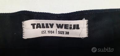 Jeans neri con strappi NUOVI