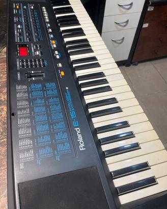 Tastiera Roland E-15 compreso alimentatore