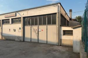 Capannone a Ponsacco zona residenziale