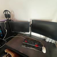 Postazione gaming! Pc monitor e tastiera