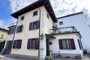 VILLA A SCHIERA A TAVAGNACCO