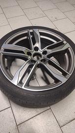 Cerchi in lega 18” con gomme 225/40ZR18