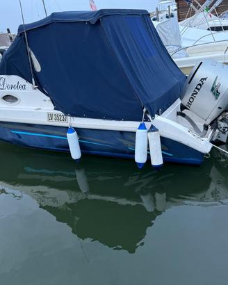 TERMINAL BOAT 21 DEL 2004