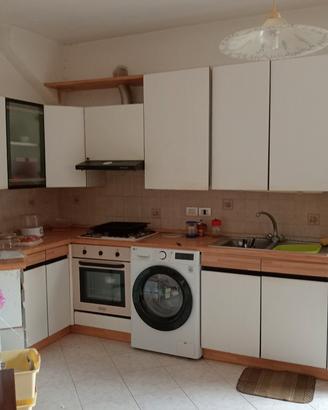 cucina e cassapanca 