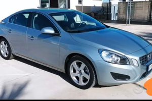 Volvo S60 120.000 km cambio automatico 2000 disel