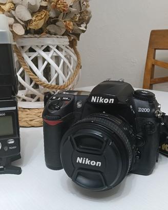 Nikon D200 + 50mm 1.8 + flash SB 800 