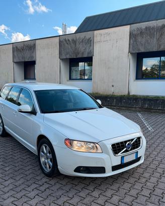Volvo V70 D3 2.0d Summum EURO5