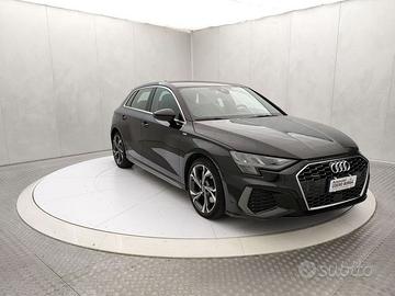 Audi A3 Sportback 40 2.0 tdi S line edition q...