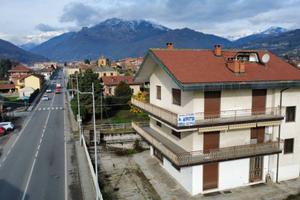 Palazzo / Stabile di 530 m² con più di 5 locali a 