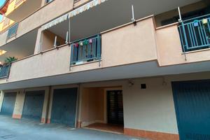 VIA MARCHESELLA; 3Vani 1°Piano+Box+P.Auto MAV486