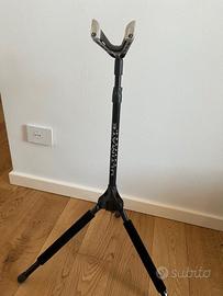 Supporto treppiede per basso elettrico