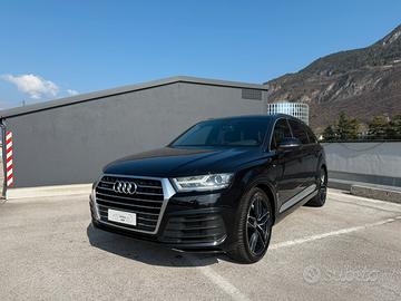 Audi Q7 S-line 7Posti
