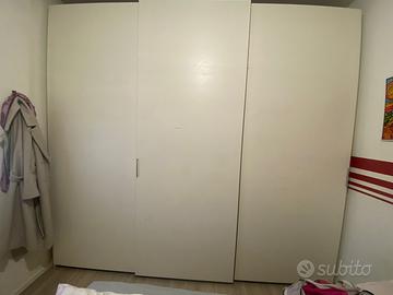 Armadio tre ante scorrevoli