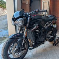 STREET TRIPLE RS 