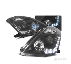FARI DIURNI NISSAN 350Z 03-05 NERI ADATTABILI XENO