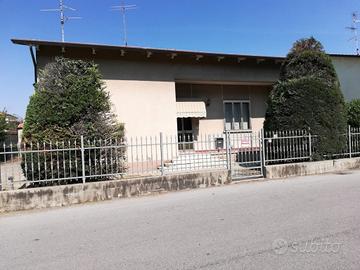 VILLA SINGOLA a Poggio Rusco (MN)