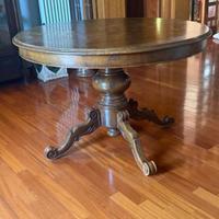 Tavolo rotondo in legno