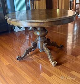 Tavolo rotondo in legno