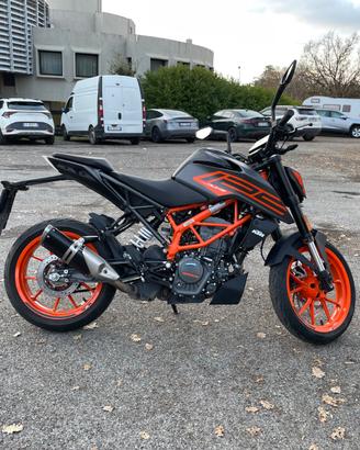 KTM 125 Duke 2023 CON GARANZIA