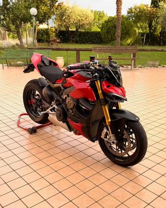 Ducati Streetfighter v4s - 12.000 km