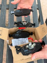 Coppia pasticche e coppia dischi freno nuovi