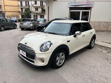Mini 1.5 Cooper D Business XL 5 porte