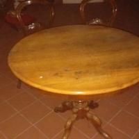 Tavolo antico in noce