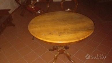 Tavolo antico in noce