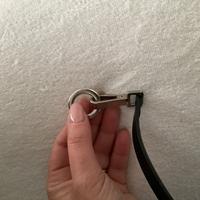 Centura sottole nera, in pelle, chiusura anello