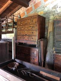 mobili non restaurati fine 800